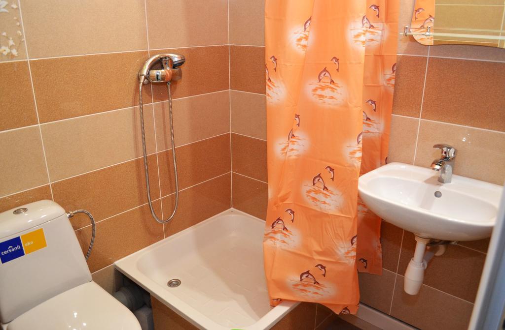 Wanted Hostel Lviv Bagian luar foto
